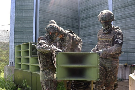 North Korea begins dismantling border loudspeakers after South Korea's move North Korea begins dismantling border loudspeakers after South Korea's move