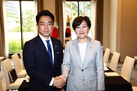 Agriculture ministers of S. Korea, China, Japan hold 1st trilateral meeting in 7 years
