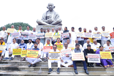 Stampede tragedy: BJP, JD(S) protest against Congress govt in Bengaluru