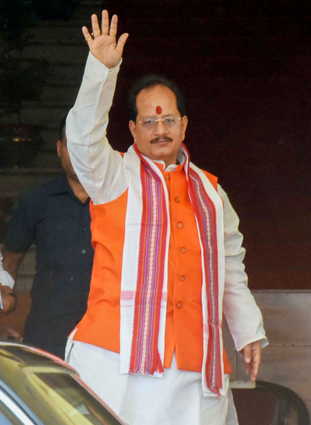 Bihar Dy CM Vijay Sinha to respond to EC over dual voter ID allegations by Aug 14