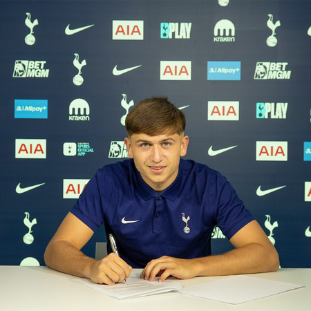 Mikey Moore signs long-term Spurs deal on his 18th birthday Mikey Moore signs long-term Spurs deal on his 18th birthday