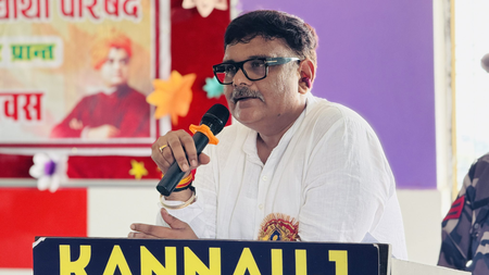सुब्रत पाठक का सपा पर हमला, कहा- 'अखिलेश सरकार में गुंडागर्दी के दम पर सांसद बनी थीं डिंपल'