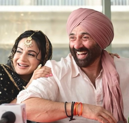 Ameesha Patel thanks audience for all the 'love & support' as Gadar 2 clocks 2 years