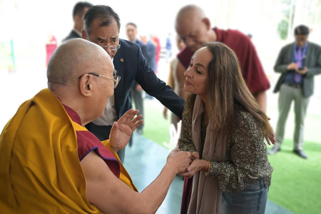 Soni Razdan meets Dalai Lama, says 'Some experiences don’t need words' Soni Razdan meets Dalai Lama, says 'Some experiences don’t need words'