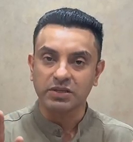 उद्धव और राज ठाकरे को मराठी मानुष नहीं, परिवार और पावर से प्यार तहसीन पूनावाला उद्धव और राज ठाकरे को मराठी मानुष नहीं, परिवार और पावर से प्यार तहसीन पूनावाला