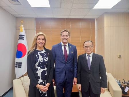 South Korea's National Security Advisor meets visiting US representatives ahead of Lee-Trump summit