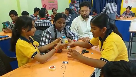 ‘Mega Tinkering Day’ inspires innovation in Jabalpur, students build DIY vacuum cleaner using ATL
