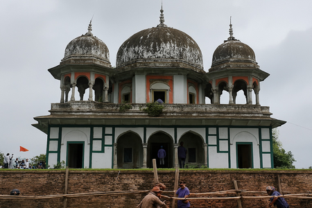 Fatehpur mausoleum row: UP govt vows stern action against vigilantism
