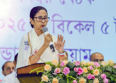 Bengal Cabinet meet to be convened on Aug 18 to discuss growing tussle with ECI Bengal Cabinet meet to be convened on Aug 18 to discuss growing tussle with ECI