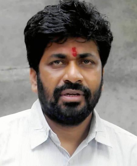 महाराष्ट्र: पूर्व विधायक बच्चू कडू को अधिकारी पर हमला करने के मामले में 3 महीने की कैद