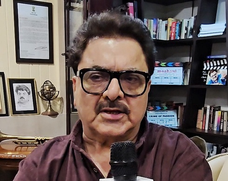 जया बच्चन ने फैन को मारा 'धक्का', फिल्म इंडस्ट्री की हस्तियों ने बताया निंदनीय