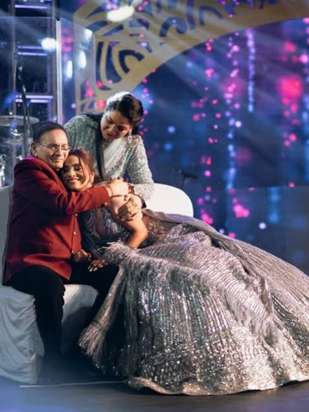 अंकिता लोखंडे ने पिता की पुण्यतिथि पर किया उन्हें याद, लिखा कुछ घाव कभी नहीं भरते अंकिता लोखंडे ने पिता की पुण्यतिथि पर किया उन्हें याद, लिखा कुछ घाव कभी नहीं भरते