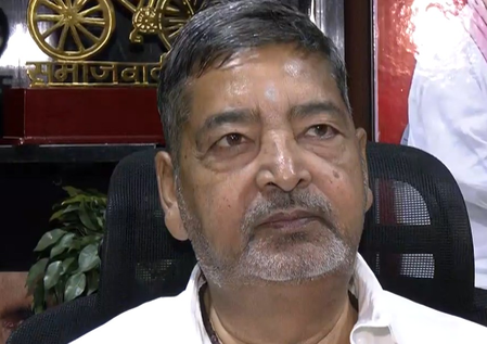 चुनाव आयोग जोड़ने का नहीं, तोड़ने का काम कर रहा है सपा सांसद वीरेंद्र सिंह चुनाव आयोग जोड़ने का नहीं, तोड़ने का काम कर रहा है सपा सांसद वीरेंद्र सिंह