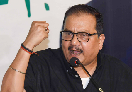 ईसीआई पर राजद सांसद मनोज झा का तंज, कहा-बांग्लादेश के चुनाव आयोग को आदर्श न बनाएं ईसीआई पर राजद सांसद मनोज झा का तंज, कहा-बांग्लादेश के चुनाव आयोग को आदर्श न बनाएं
