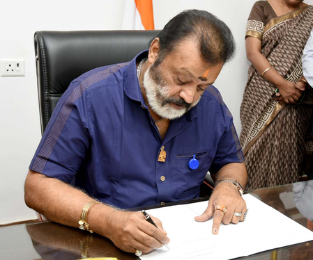 Conversion & trafficking case: MoS Suresh Gopi hears concerns of nun's family, assures support