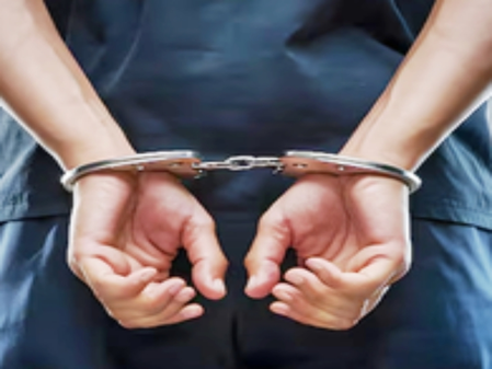 Bengal: Man in possession of firearm held near Sealdah railway station
