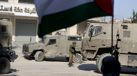EU urges Israel to drop West Bank building plan