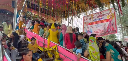 श्रीकृष्‍ण जन्‍मोत्‍सव : दुल्हन की तरह सजा राधा-कृष्ण मंदिर, 'हाथी घोड़ा पालकी' के लगे जयकारे