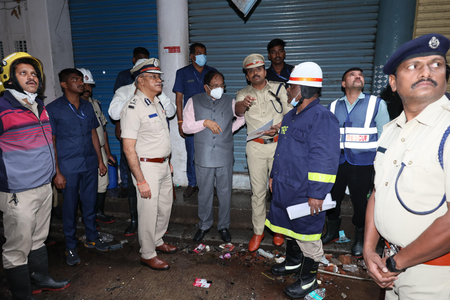 K’taka: Five bodies recovered in Bengaluru fire accident; Parameshwara visits site (Lead)