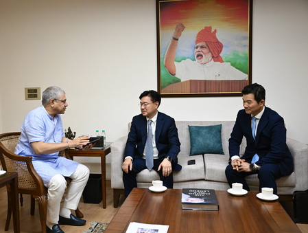 Samsung expands manufacturing of advanced tech devices in India: Ashwini Vaishnaw Samsung expands manufacturing of advanced tech devices in India: Ashwini Vaishnaw