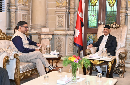 भारत के विदेश सचिव ने नेपाल के पीएम से की मुलाकात, द्विपक्षीय सहयोग बढ़ाने पर चर्चा भारत के विदेश सचिव ने नेपाल के पीएम से की मुलाकात, द्विपक्षीय सहयोग बढ़ाने पर चर्चा