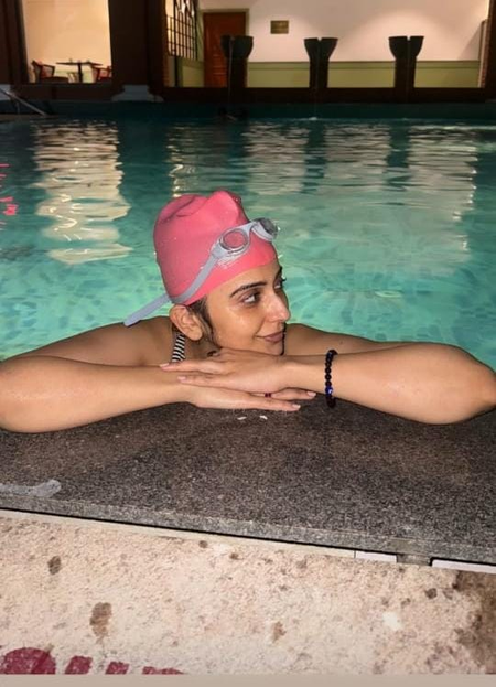 Rakul Preet Singh begins shoot for her next, enjoys swimming session post pack up Rakul Preet Singh begins shoot for her next, enjoys swimming session post pack up