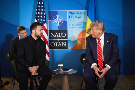 As they prepare to meet, Trump turns pressure on Zelensky saying he should give up territory (Ld) As they prepare to meet, Trump turns pressure on Zelensky saying he should give up territory (Ld)