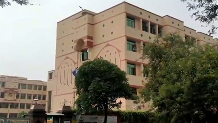 Several Delhi schools receive bomb threats; Oppn slams 'four-engine' BJP govt over security concerns