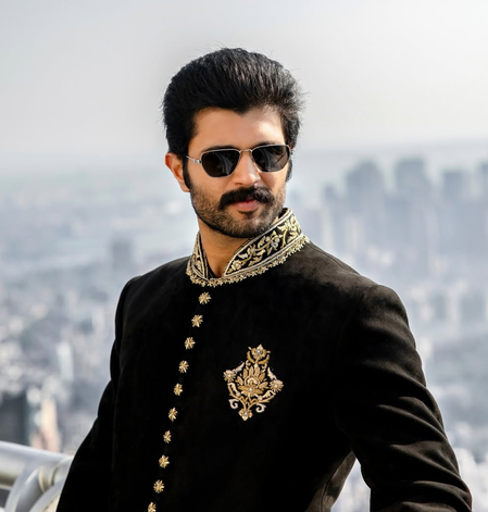 Vijay Deverakonda, Rashmika Mandanna lead 43rd India Day Parade in New York