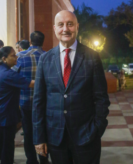 सफलता हो या असफलता, महत्वपूर्ण है साहस के साथ आगे बढ़ना: अनुपम खेर