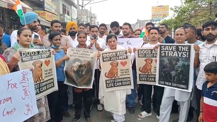 श्री मुक्तसर साहिब में बेजुबानों के हक में निकाली गई शांतिपूर्ण रैली, सुप्रीम कोर्ट के आदेश का विरोध श्री मुक्तसर साहिब में बेजुबानों के हक में निकाली गई शांतिपूर्ण रैली, सुप्रीम कोर्ट के आदेश का विरोध