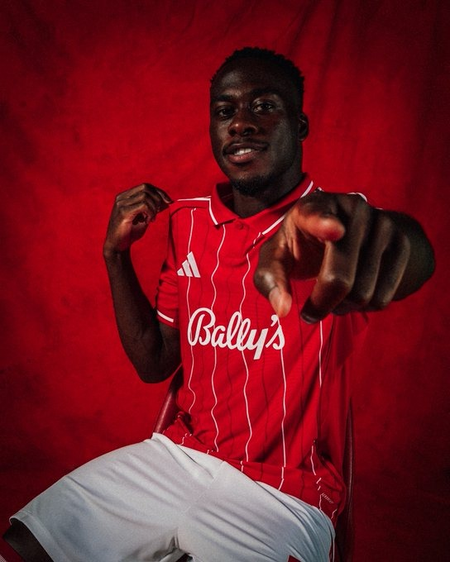 Nottingham Forest sign Arnaud Kalimuendo on a five-year deal