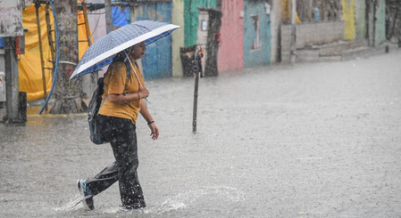 Heavy rains: Holiday declared for schools & colleges in 7 K'taka districts today