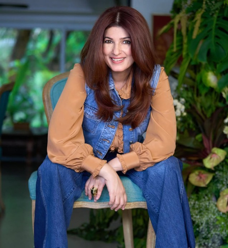 'लेखिका' ट्विंकल खन्ना ने फैंस से पूछा, आपने 'वेलकम टू पैराडाइज' पढ़ी है क्या?