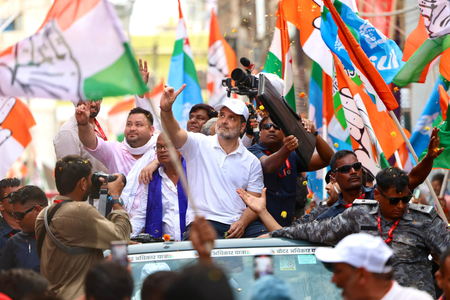 Bihar: 'Voter Adhikar Yatra' reaches Munger; Tejashwi, Rahul slam CM Nitish Kumar, ECI