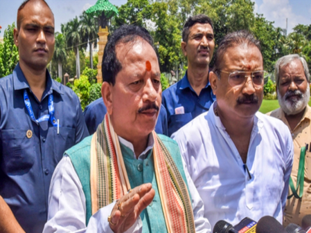 Cong spreading anarchy, Rahul a political villain: Vijay Sinha