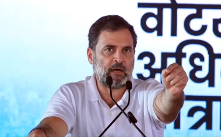 आवारा कुत्तों पर सुप्रीम कोर्ट के नए आदेश का राहुल गांधी ने किया स्वागत आवारा कुत्तों पर सुप्रीम कोर्ट के नए आदेश का राहुल गांधी ने किया स्वागत