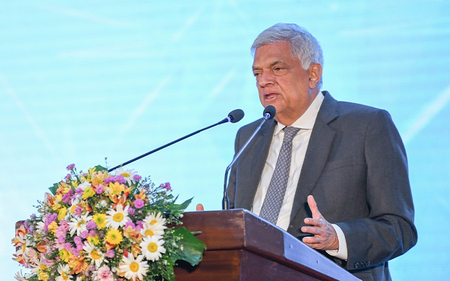 श्रीलंका के पूर्व राष्ट्रपति रानिल विक्रमसिंघे गिरफ्तार, सरकारी धन के दुरुपयोग का आरोप श्रीलंका के पूर्व राष्ट्रपति रानिल विक्रमसिंघे गिरफ्तार, सरकारी धन के दुरुपयोग का आरोप