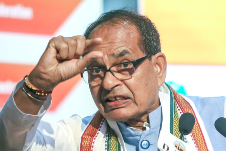 अगर आगे बढ़ना है तो हमें स्वदेशी को अपनाना होगा केंद्रीय मंत्री शिवराज सिंह चौहान अगर आगे बढ़ना है तो हमें स्वदेशी को अपनाना होगा केंद्रीय मंत्री शिवराज सिंह चौहान