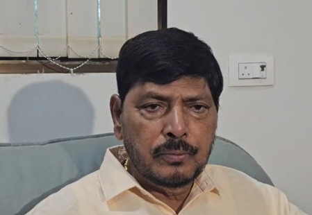 केंद्रीय मंत्री रामदास आठवले ने कहा, ठाकरे ब्रांड ध्वस्त केंद्रीय मंत्री रामदास आठवले ने कहा, ठाकरे ब्रांड ध्वस्त