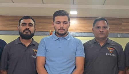 अहमदाबाद में सीरियाई गिरोह का भंडाफोड़, मस्जिदों से गाजा पीड़ित बताकर इकट्ठा कर रहा था चंदा अहमदाबाद में सीरियाई गिरोह का भंडाफोड़, मस्जिदों से गाजा पीड़ित बताकर इकट्ठा कर रहा था चंदा