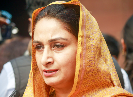 Take up work visa issue of foreign truck drivers with US govt: Harsimrat Kaur