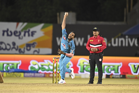 Maharaja Trophy: Smaran powers Gulbarga Mystics to 7-wicket victory over Bengaluru Blasters Maharaja Trophy: Smaran powers Gulbarga Mystics to 7-wicket victory over Bengaluru Blasters