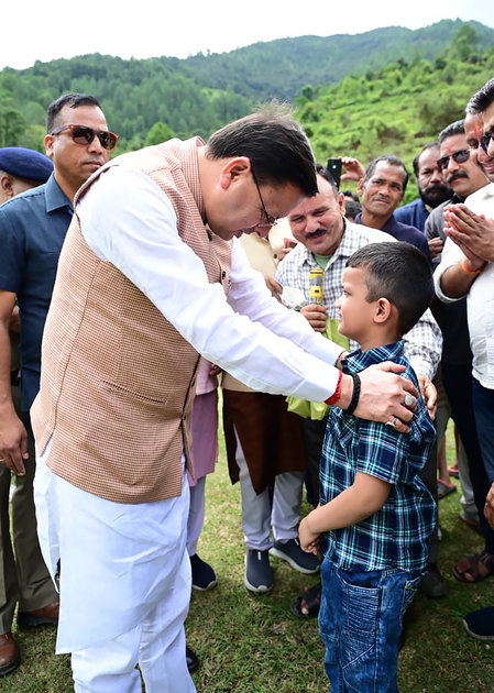 थराली में आपदा प्रभावित क्षेत्रों का सीएम धामी ने किया निरीक्षण, अधिकारियों को राहत कार्यों में तेजी लाने के दिए निर्देश