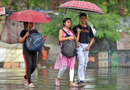 Weather department forecasts week-long rain in Bengal Weather department forecasts week-long rain in Bengal