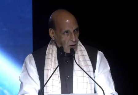 रक्षामंत्री राजनाथ सिंह ने किया शुभांशु शुक्ला और अन्य गगन यात्रियों को सम्मानित