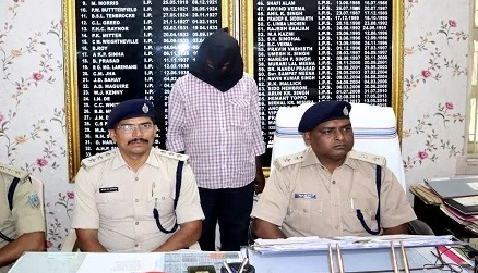 दुमका में बुजुर्ग दंपति हत्याकांड का पुलिस ने किया खुलासा, दामाद गिरफ्तार दुमका में बुजुर्ग दंपति हत्याकांड का पुलिस ने किया खुलासा, दामाद गिरफ्तार