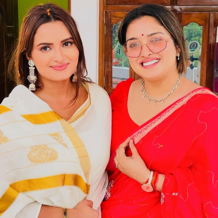 नीलम गिरी के बिग बॉस सफर पर आम्रपाली दुबे ने जताया भरोसा, कहा, ट्रॉफी लेकर लौटना नीलम गिरी के बिग बॉस सफर पर आम्रपाली दुबे ने जताया भरोसा, कहा, ट्रॉफी लेकर लौटना