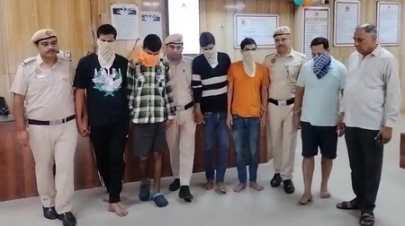 दिल्ली: मधु विहार पुलिस ने पांच जुआरियों को किया गिरफ्तार दिल्ली: मधु विहार पुलिस ने पांच जुआरियों को किया गिरफ्तार