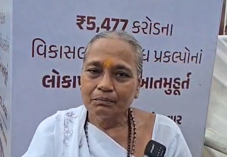 अहमदाबाद में पीएम मोदी के रोड शो को लेकर लोग उत्साहित अहमदाबाद में पीएम मोदी के रोड शो को लेकर लोग उत्साहित